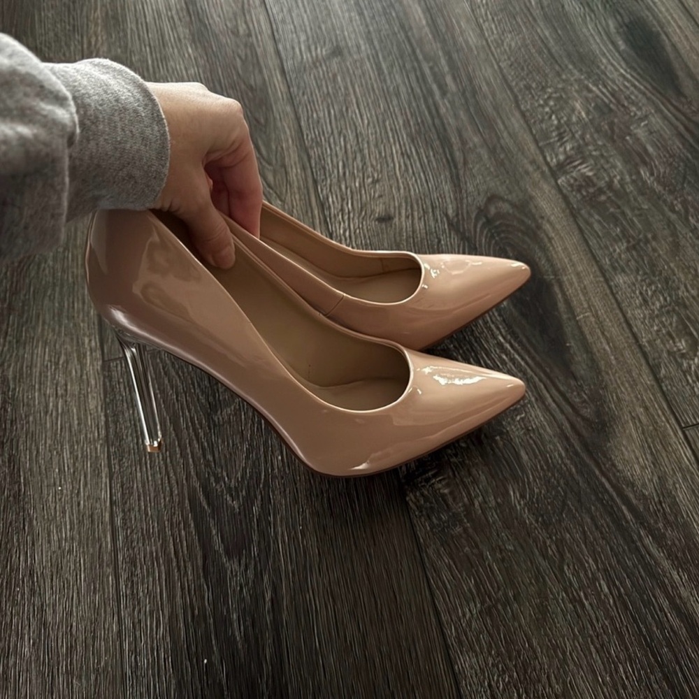 Women’s nude patent leather heels size 8 - Picture 5 of 11